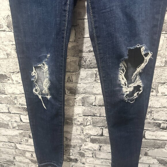 EUC LEVI'S 711 Women's Dark Wash Distressed Stretch Skinny Jeans 26 - Picture 5 of 16